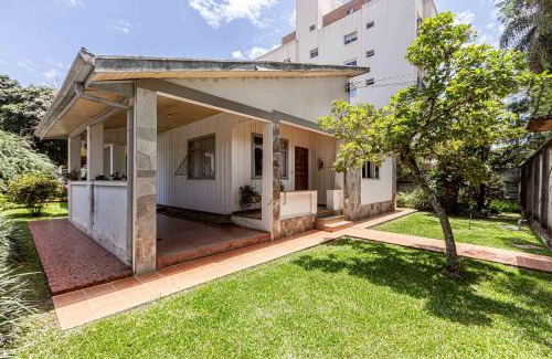 Bacacheri House | Memora Guesthouse Curitiba - Quartos em Casa próximo ao Parque Bacacheri