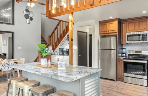 Long Pond House | Memorable Getaway Poconos