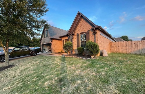 Cordova House | Memorable Newly Remodeled, 5-Bedroom Home with lots of Space.