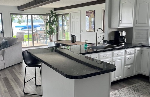Warsaw Cottage | Memorable Vacation Awaits on Big Chapman Lake! Sleeps 8! Optional Pontoon!