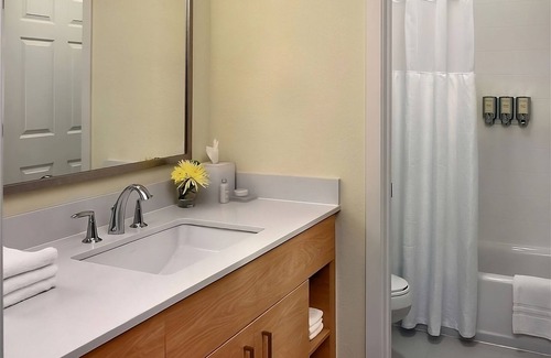 Schaumburg Hotel | Memorable Vacation, Short Drive To Arlington Heights Historical Museum!