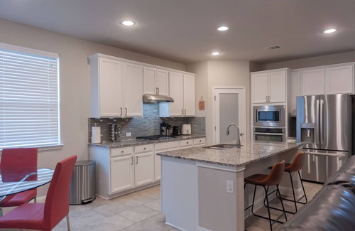Lockhill Estates House | Memorable Vacations 5 stars- Discounts