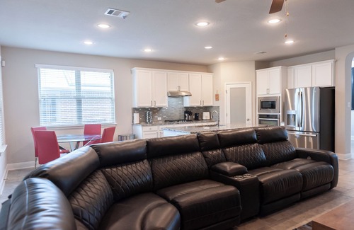 Lockhill Estates House | Memorable Vacations 5 stars- Discounts