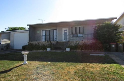 Tiddy Widdy Beach House | Memories by the Sea - Esplanade position!