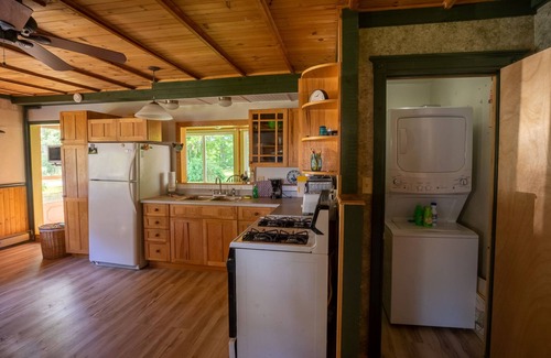 Bradford Cabin | Memory Island on Weller Island