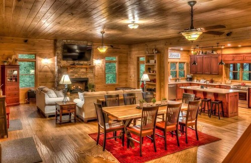 Foxfire Estates Cabin | Memory Maker - Pet Friendly | Screened Porch | Hot Tub