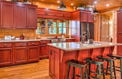 Foxfire Estates Cabin | Memory Maker - Pet Friendly | Screened Porch | Hot Tub