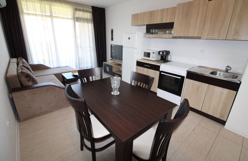 Sozopol Apartment | Menada *Green Life* Apartment with Balcony