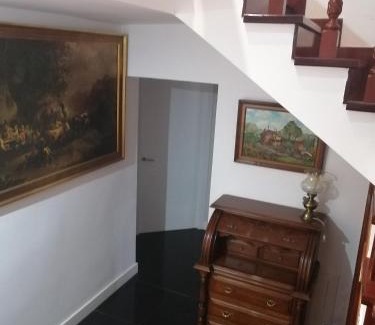 Mansilla de las Mulas House | MENCIA