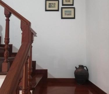 Mansilla de las Mulas House | MENCIA
