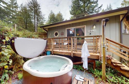 Mendocino House | Mendo Cupola