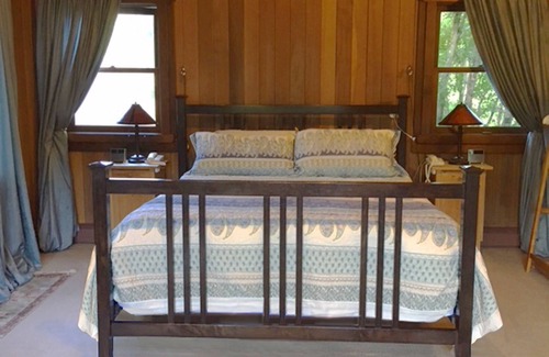 Redwood Valley Cabin | Mendocino County Secluded Estate House Surrounded by Nature