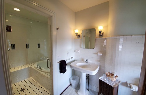 Tenney-Lapham House | Mendota Lake House Inn