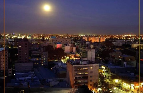 Historic Center Apartment | Mendoza Premium Suites - Dpto de Lujo Piso 14 - Vista A La Montaña!