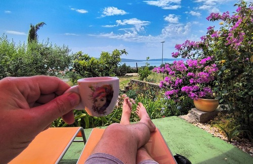 Kastel Sucurac Apartment | Mendys Sea View Escape near Split/Family-Friendly & Relaxing Stay