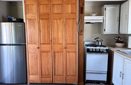 Chilmark Cottage | Menemsha - Davis House - OPENING 9/25-10/2