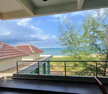 Pantai Penarik House | Mengkuang Villa - Family Deluxe Room