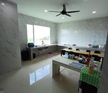 Pantai Penarik House | Mengkuang Villa - Family Deluxe Room