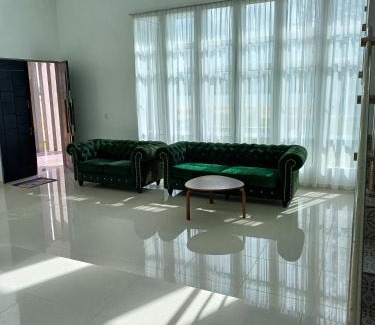 Pantai Penarik Villa | Mengkuang Villa, Penarik