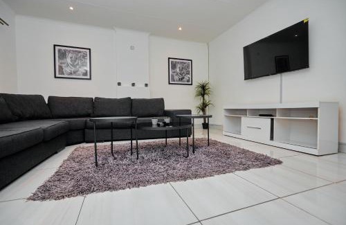 Waterkloof Glen Villa | Menlyn Maine: The Exquisite Lunette