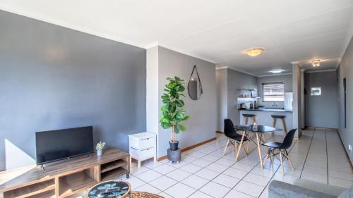 Menlyn Apartment | Menlyn Place 515