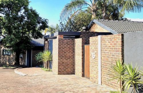 Garsfontein Apartment | Menlyn View Unit 6
