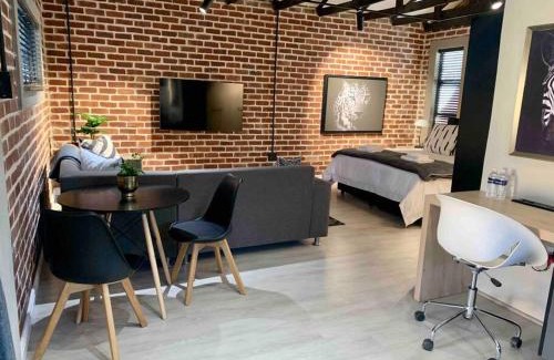 Garsfontein Apartment | Menlyn View Unit 8