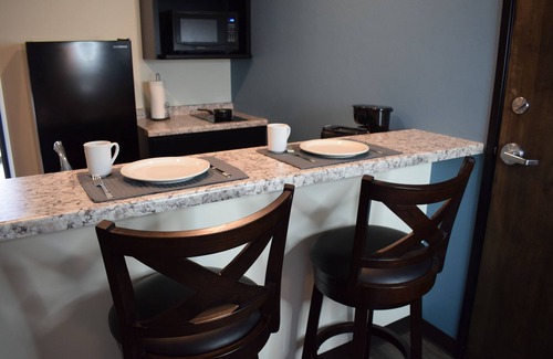Marinette Hotel | Menominee River Extended Stay Hotel