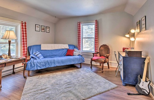 Menomonie Apartment | Menomonie Apartment: Walk to Lake Monomin!