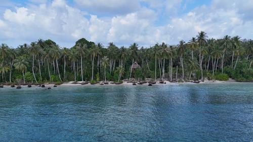 Pulau Masokut Hotel | Mentawai Surfing Fishing