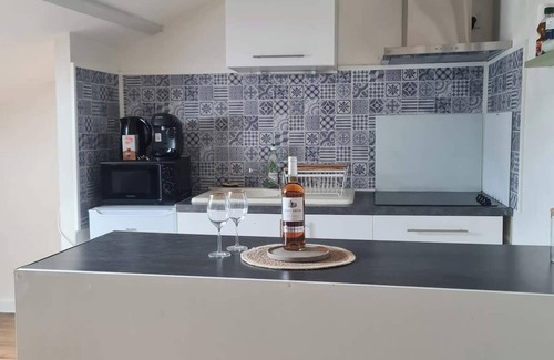 Saint-Laurent-les-Tours Apartment | Mercadial au coeur de Saint-Céré, clim
