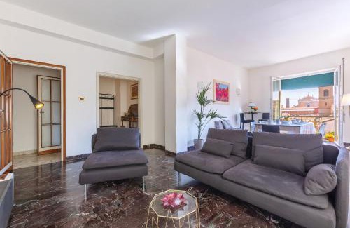 Historic Center Apartment | Mercato delle Erbe Big Apartment