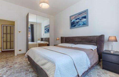 Historic Center Apartment | Mercato delle Erbe Big Apartment