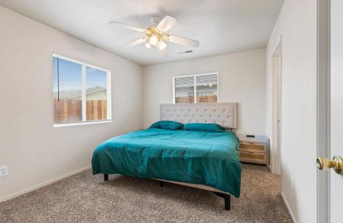 Merced House | Merced Home by Freeway Airport