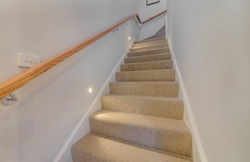 Wangaratta House | Merchant's Court, Quiet and Central 3 bedroom townhouse