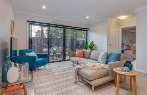 Wangaratta House | Merchant's Court, Quiet and Central 3 bedroom townhouse