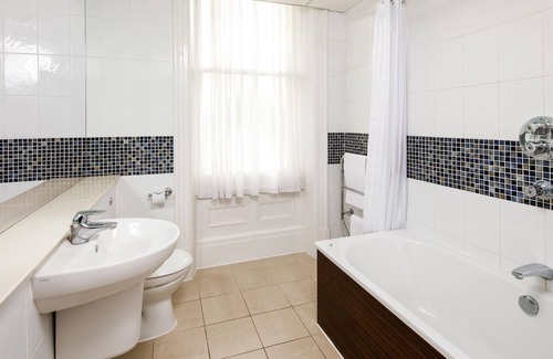 Willerby Hotel | Mercure Hull Grange Park Hotel