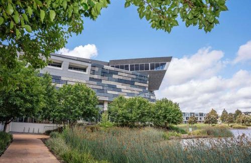 Caroline Springs Hotel | Mercure Melbourne Caroline Springs