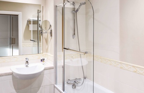 Woolhamton Hotel | Mercure Newbury West Grange Hotel