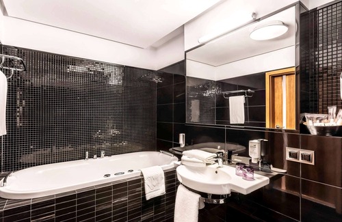 Warsaw Hotel | Mercure Wiazowna Brant