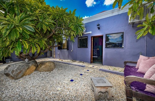 Barcadera House | Mercy Private room at Bed & Breakfast, Mammaloe's Aruba
