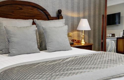 Mere Hotel | Mere Court Hotel