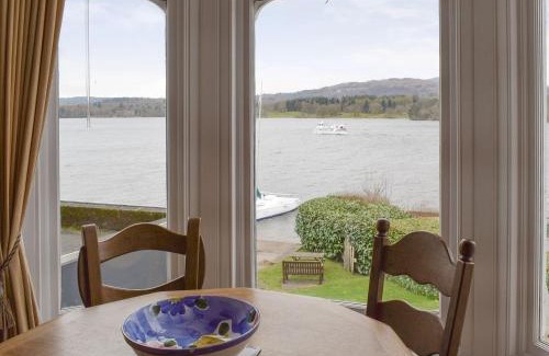 Waterhead House | Mere View
