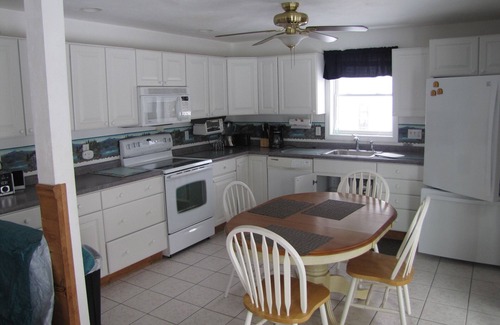 Meredith House | Meredith, Modern Lakefront 4 bedroom, 2 bath, home, close to downtown.