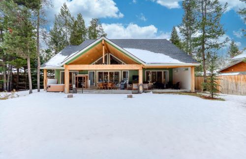 Oregon Water Wonderland House | Merganser Memories