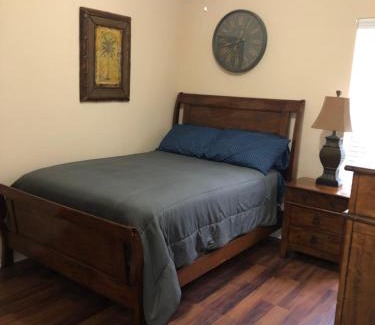 Dickinson House | Meridian Bay