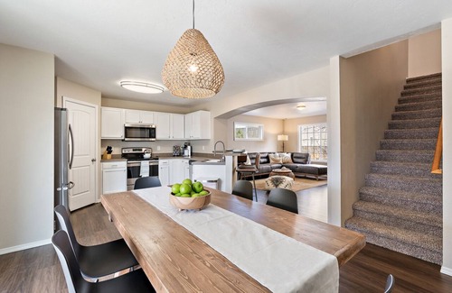 Meridian House | 🌞 Meridian BNB - 4BR/2.5BA Huge Backyard: Near Eagle, Star, Boise, The Village