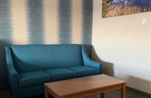 Regina Hotel | Meridian Inn & Suites Regina Airport