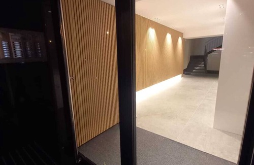 Navas Apartment | Meridian Rooms