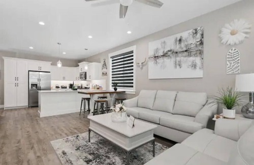 Meridian Condo | Meridians best, cozy and modern